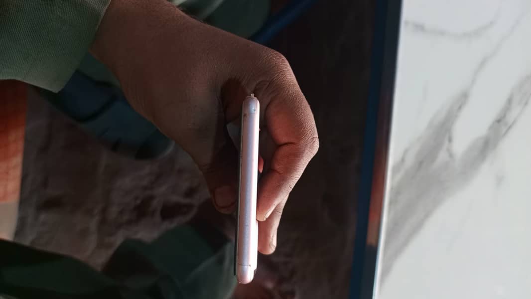 Apple iPhone 7 Plus 6