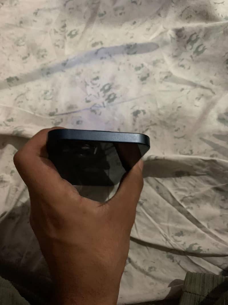 Apple iPhone 13 1