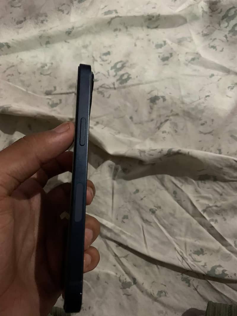 Apple iPhone 13 3
