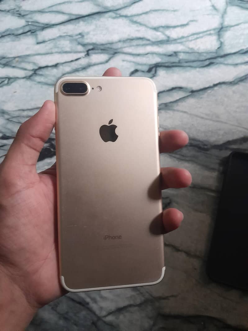 Apple iPhone 7 Plus 1