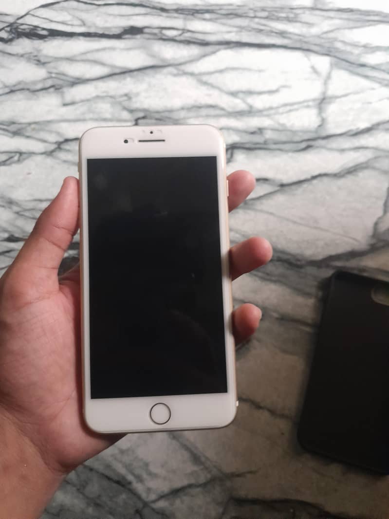 Apple iPhone 7 Plus 2