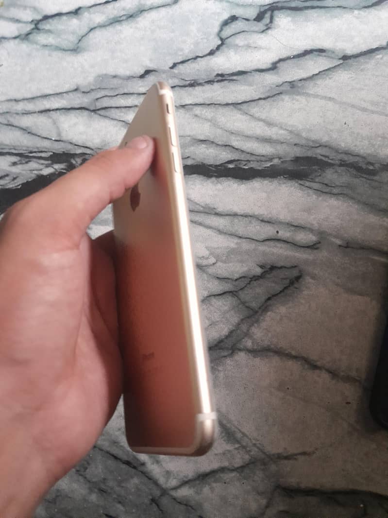 Apple iPhone 7 Plus 3