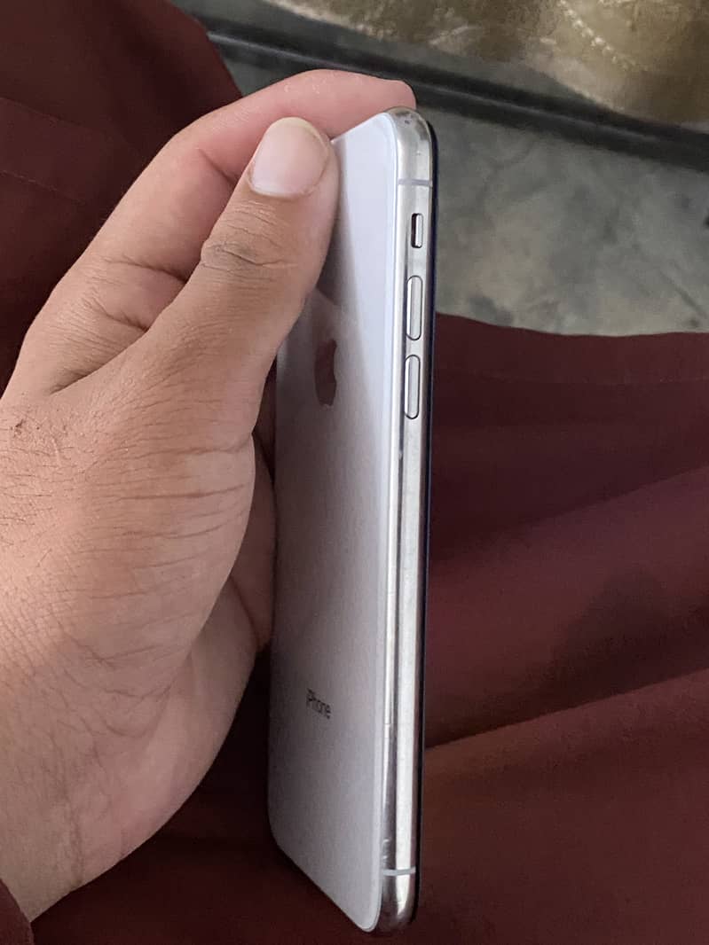 Apple iPhone X 2