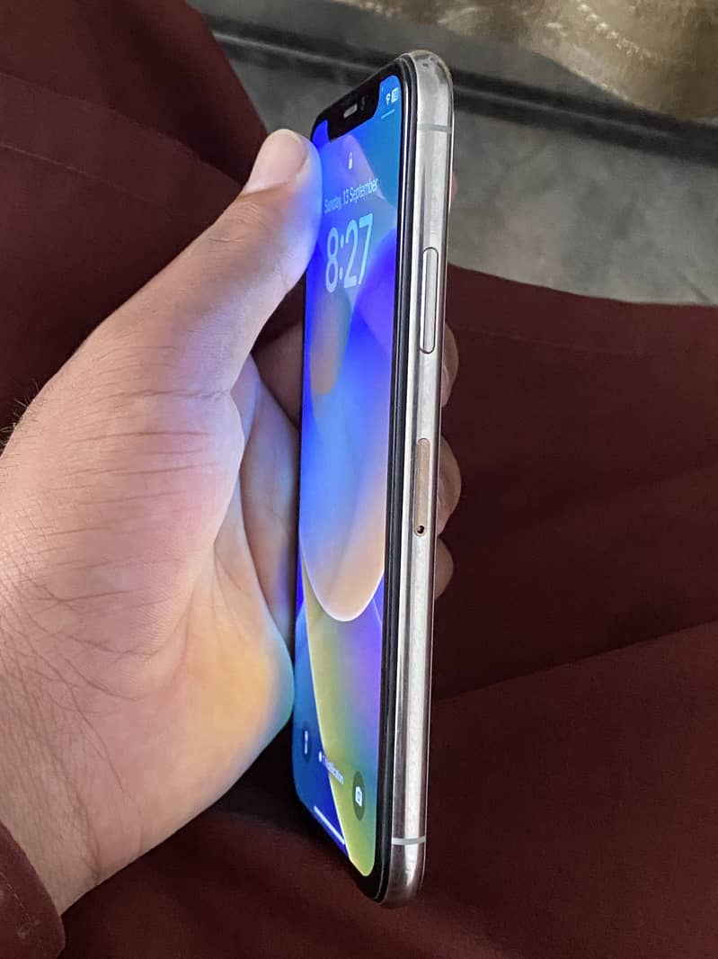 Apple iPhone X 3
