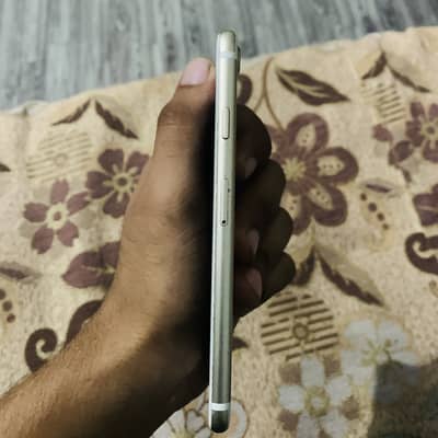 Apple iPhone 7