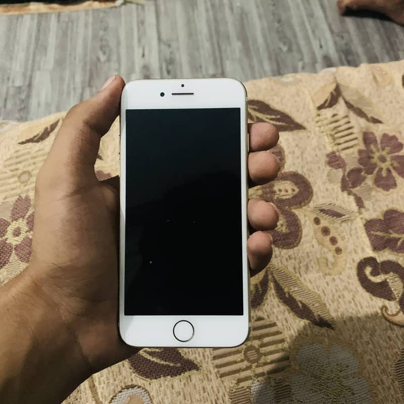 Apple iPhone 7 1