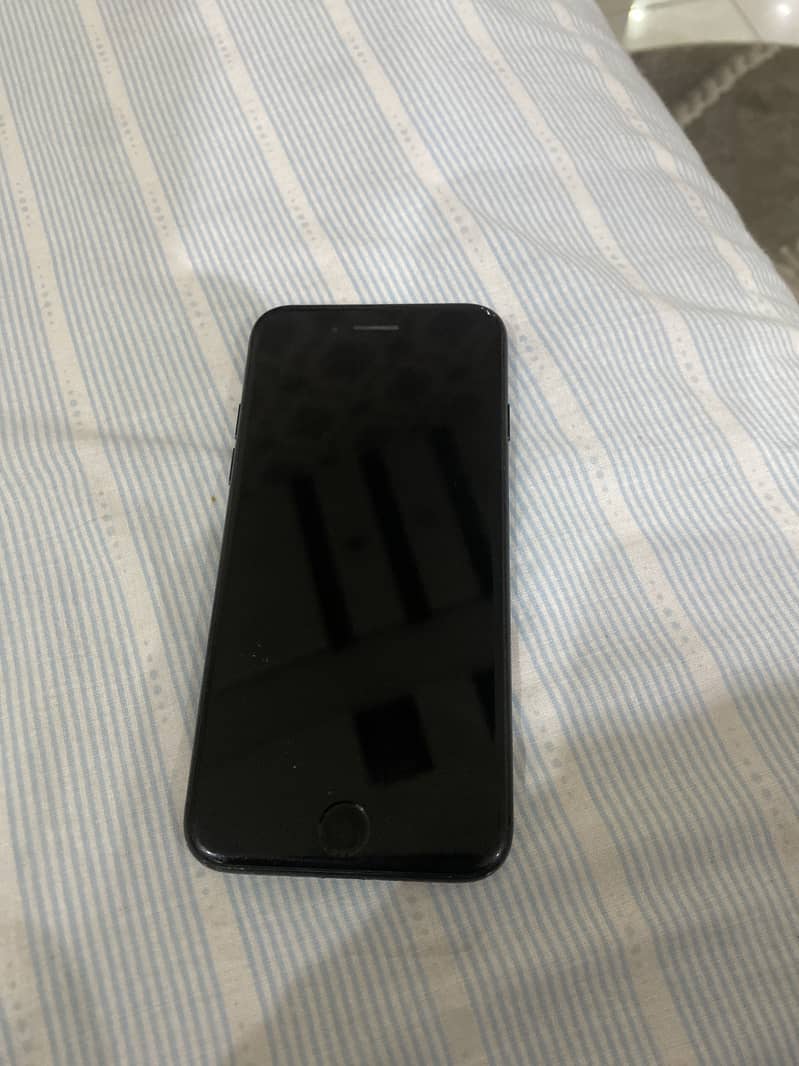 Apple iPhone 7 1