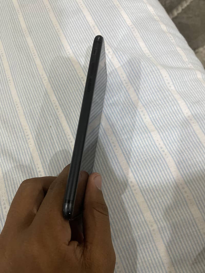 Apple iPhone 7 3