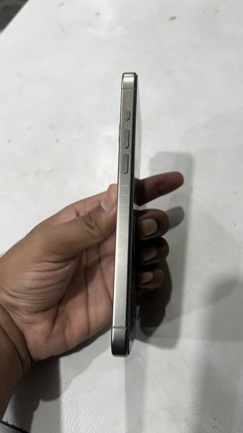 Apple iPhone 15 Pro Max 7