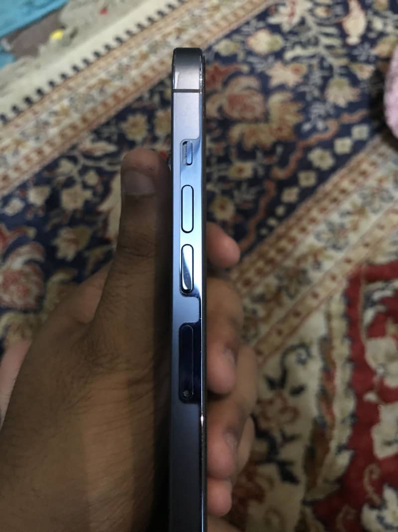 Apple iPhone 13 Pro Max 4