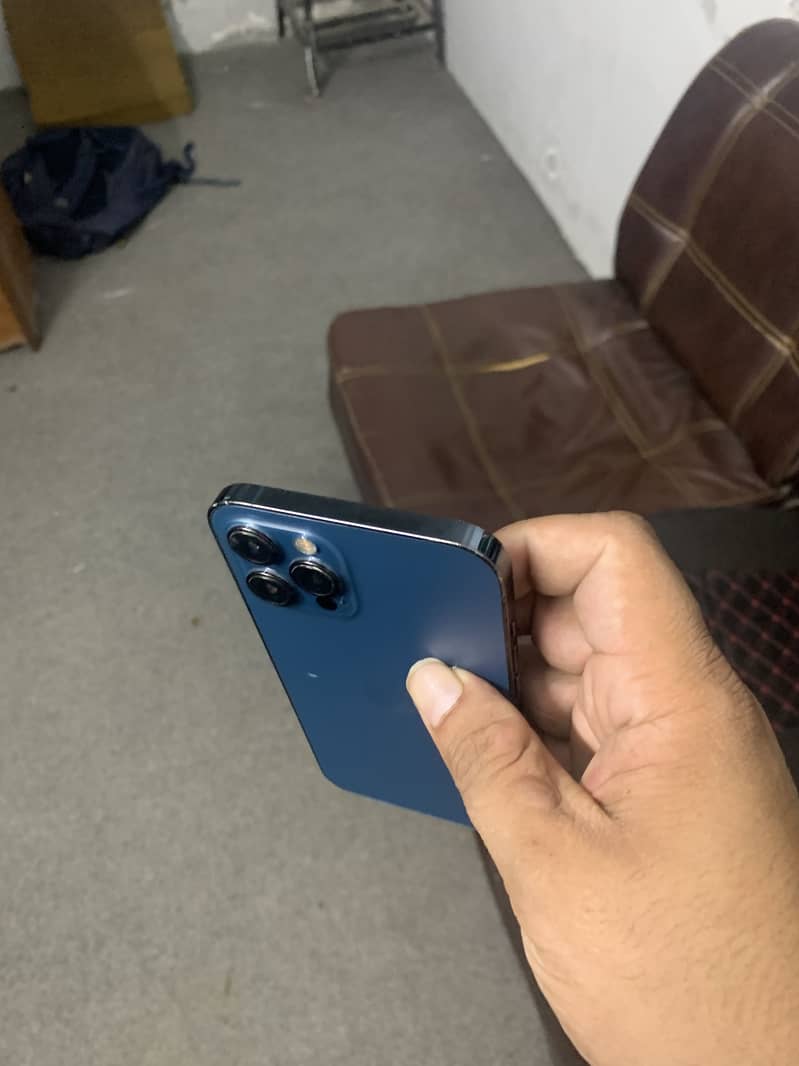 Apple iPhone 12 Pro Max 4