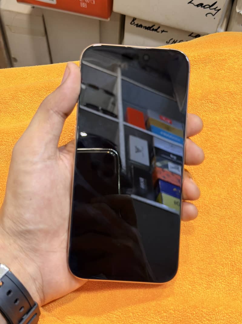 Apple iPhone 16 Pro Max 1
