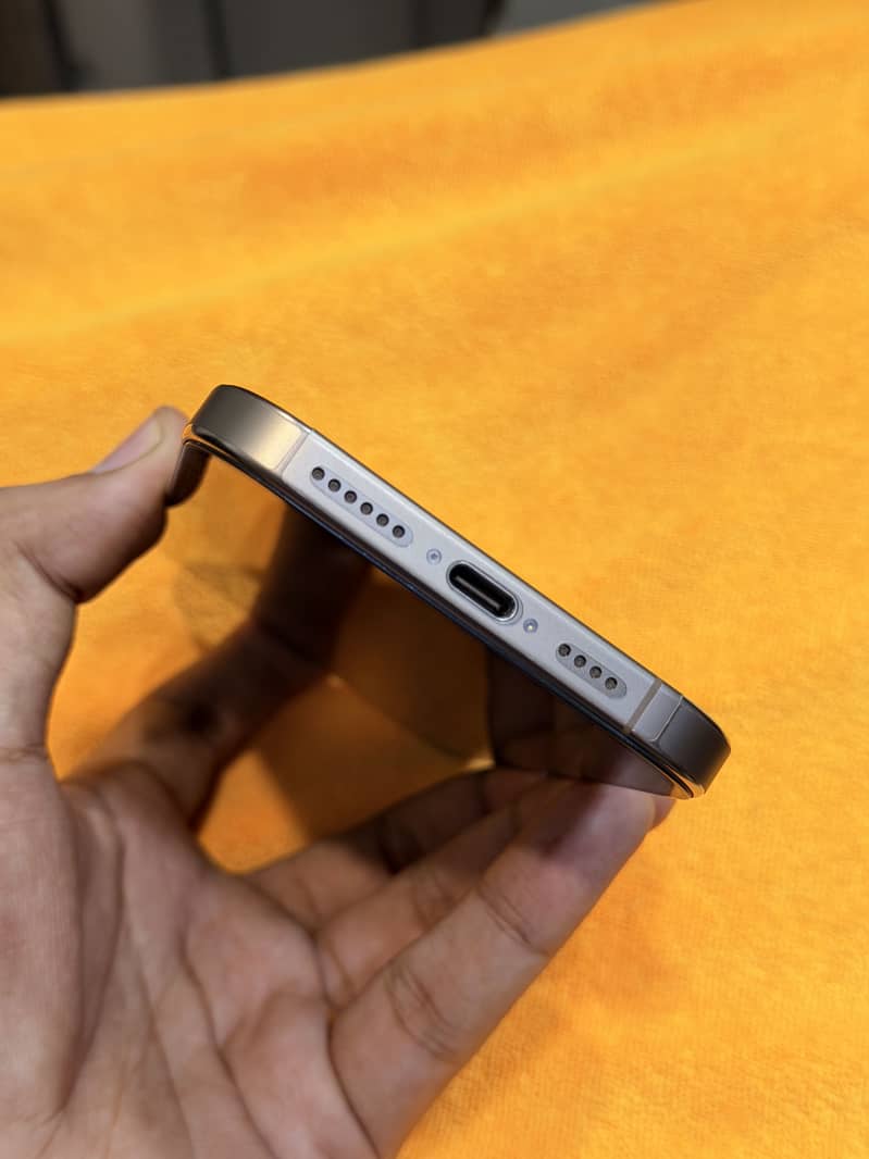 Apple iPhone 16 Pro Max 5