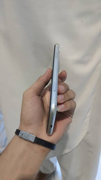 Apple iPhone XR