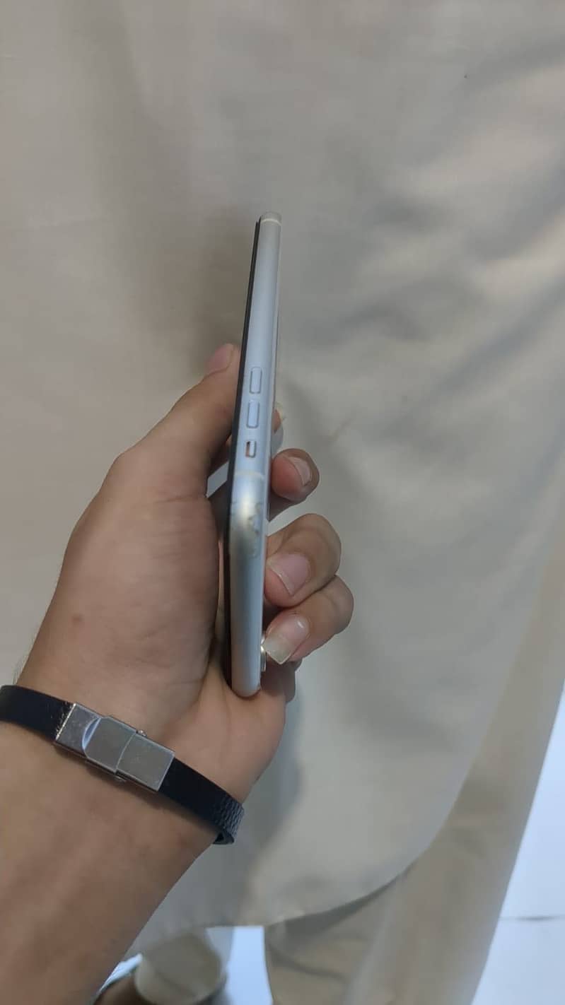 Apple iPhone XR 3