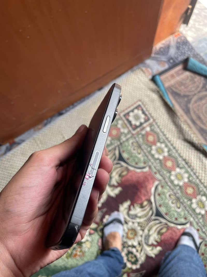 Apple iPhone 14 Pro 3