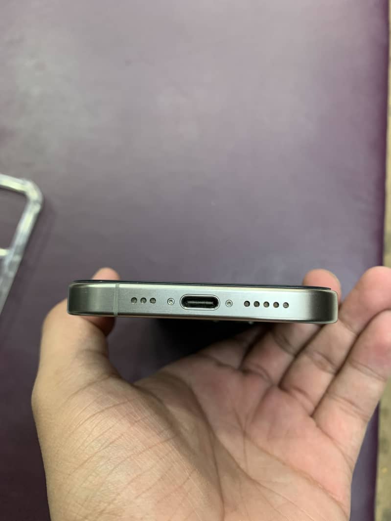Apple iPhone 15 Pro 3