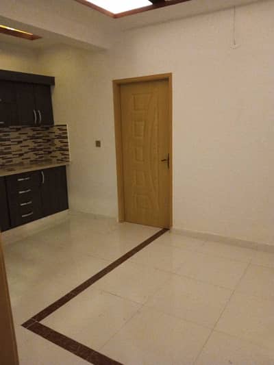 1 bad lounge for rent available