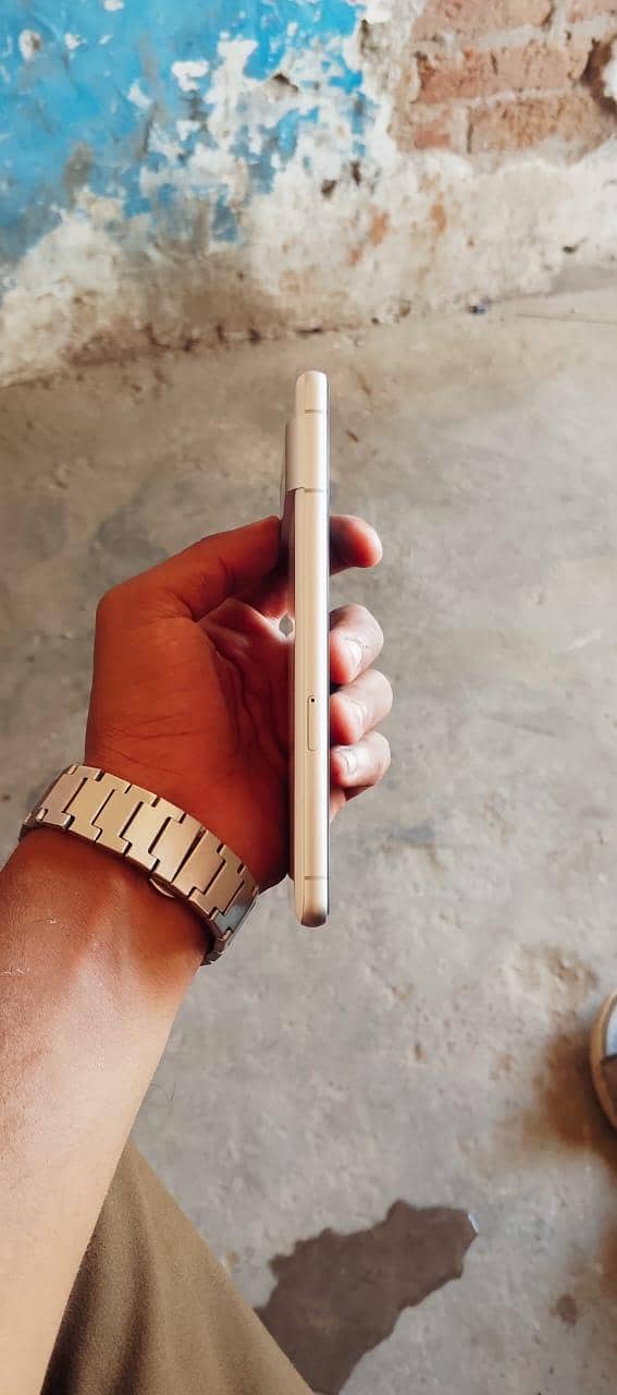 Google Pixel 7 4