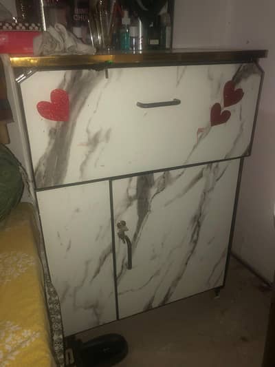 Drawer and kids wardrobe