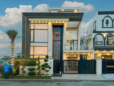 10 Marla Ultra Modern Designer House Near to Mall Mosque & Pine Avenue Road Lake City Block M-6