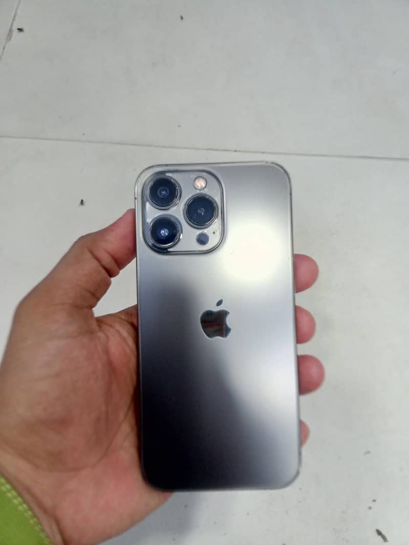 Apple iPhone 13 Pro 0