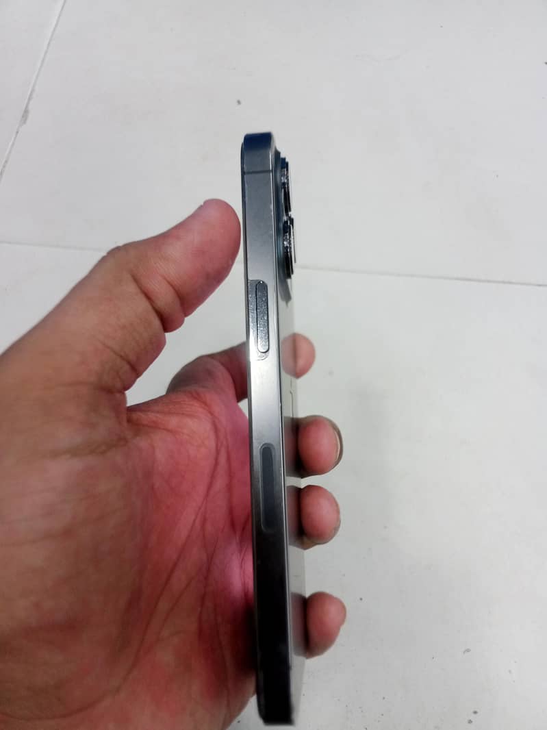 Apple iPhone 13 Pro 1