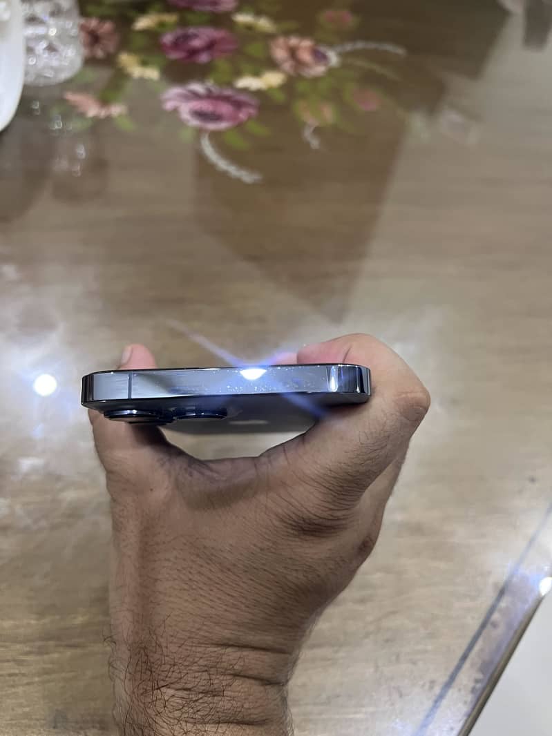 Apple iPhone 13 Pro Max 5