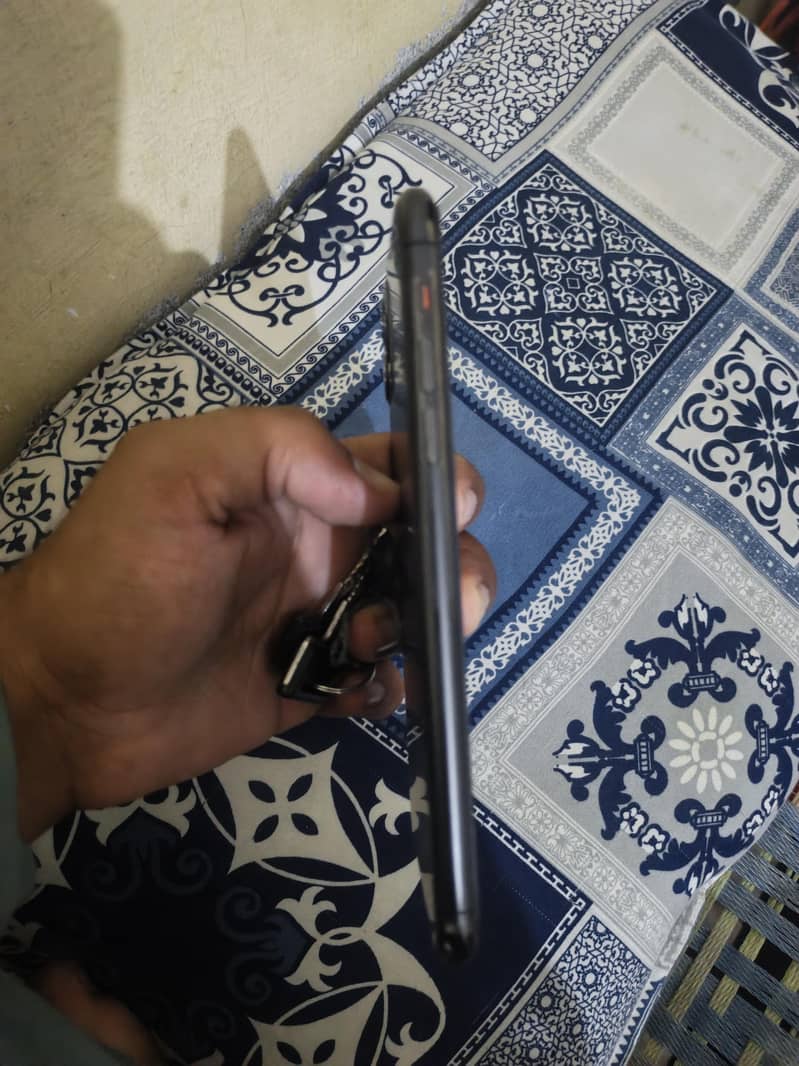 Apple iPhone 11 Pro Max 5