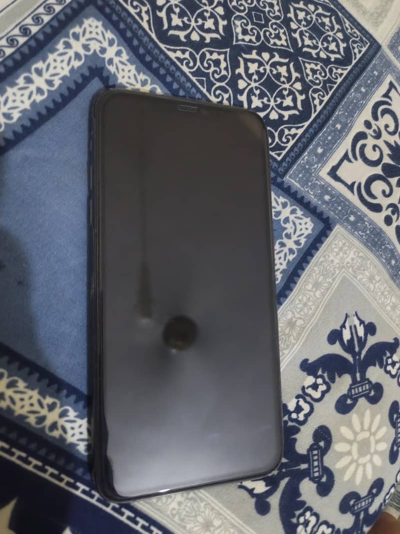 Apple iPhone 11 Pro Max 8