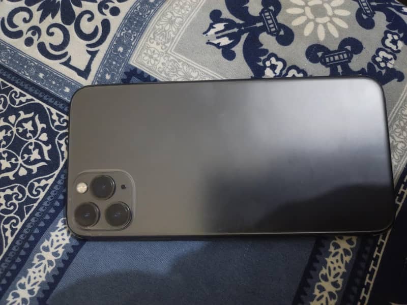Apple iPhone 11 Pro Max 9