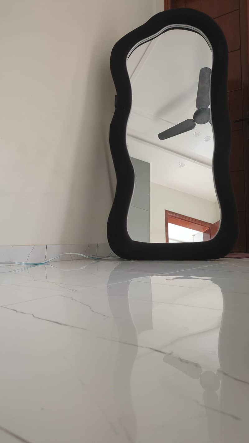 LED light mirror 1