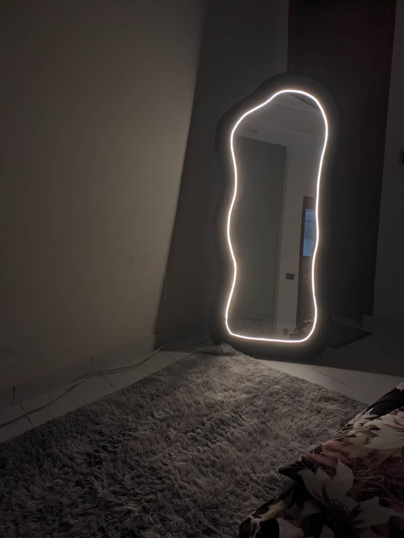 LED light mirror 3