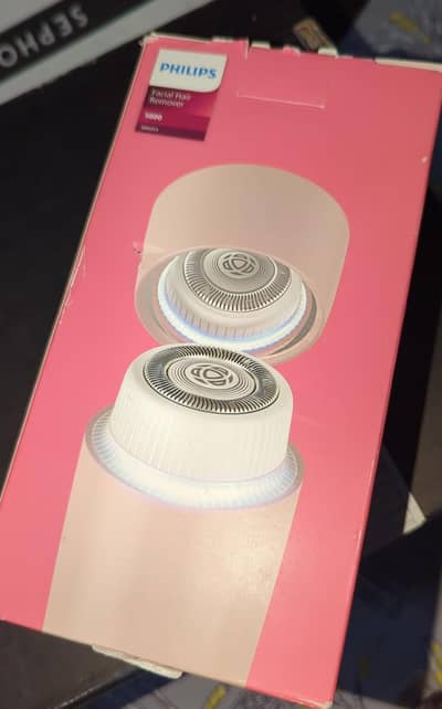 Philips facial hair removal device
