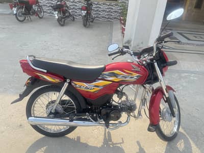 Honda 70 dream 2025 10/10 condition selling due to shifting