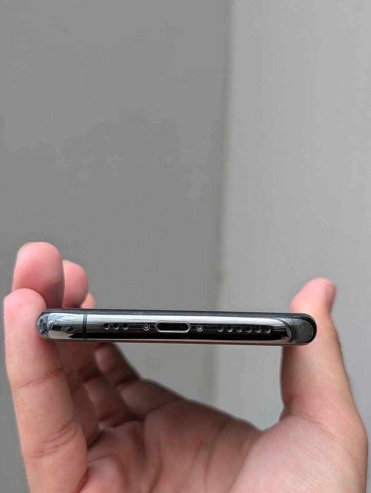Apple iPhone 11 Pro 1