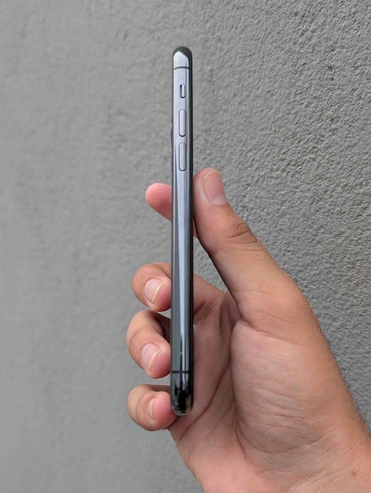 Apple iPhone 11 Pro 7