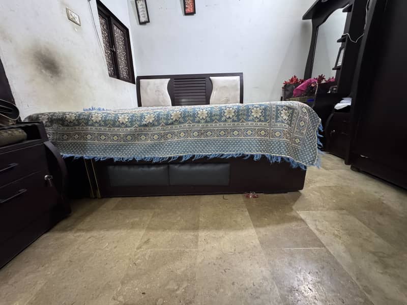 Bed & Wardrobe 2