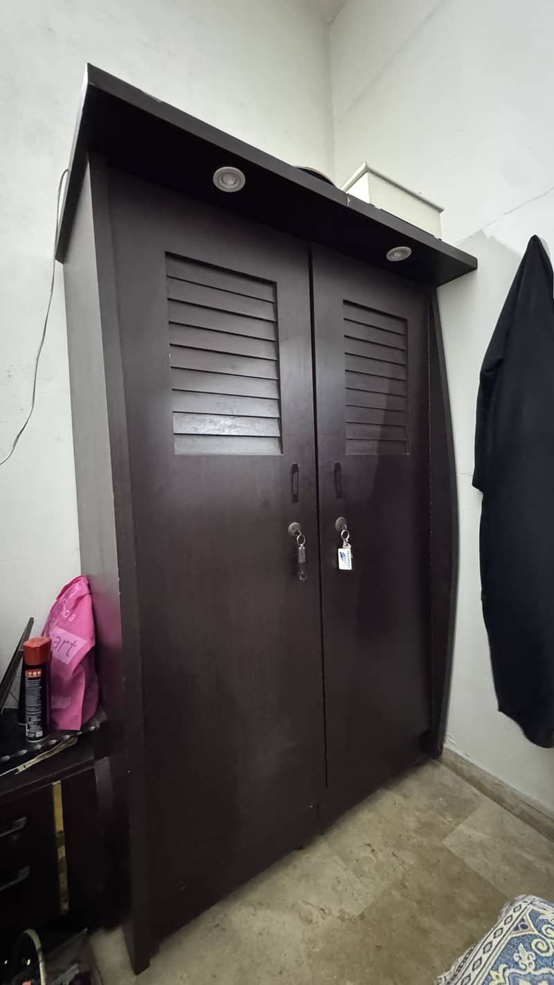 Bed & Wardrobe 9