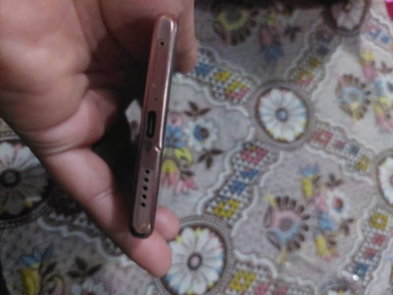 Vivo V40 e 0