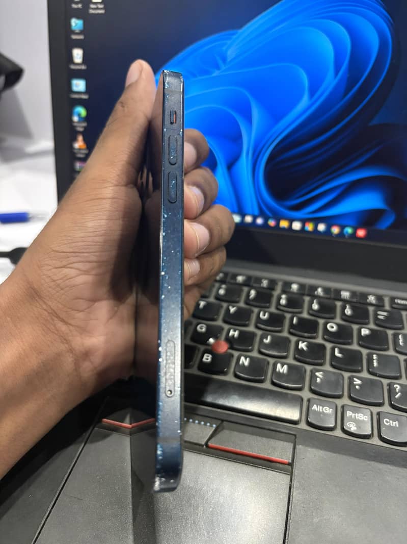 Apple iPhone 12 2