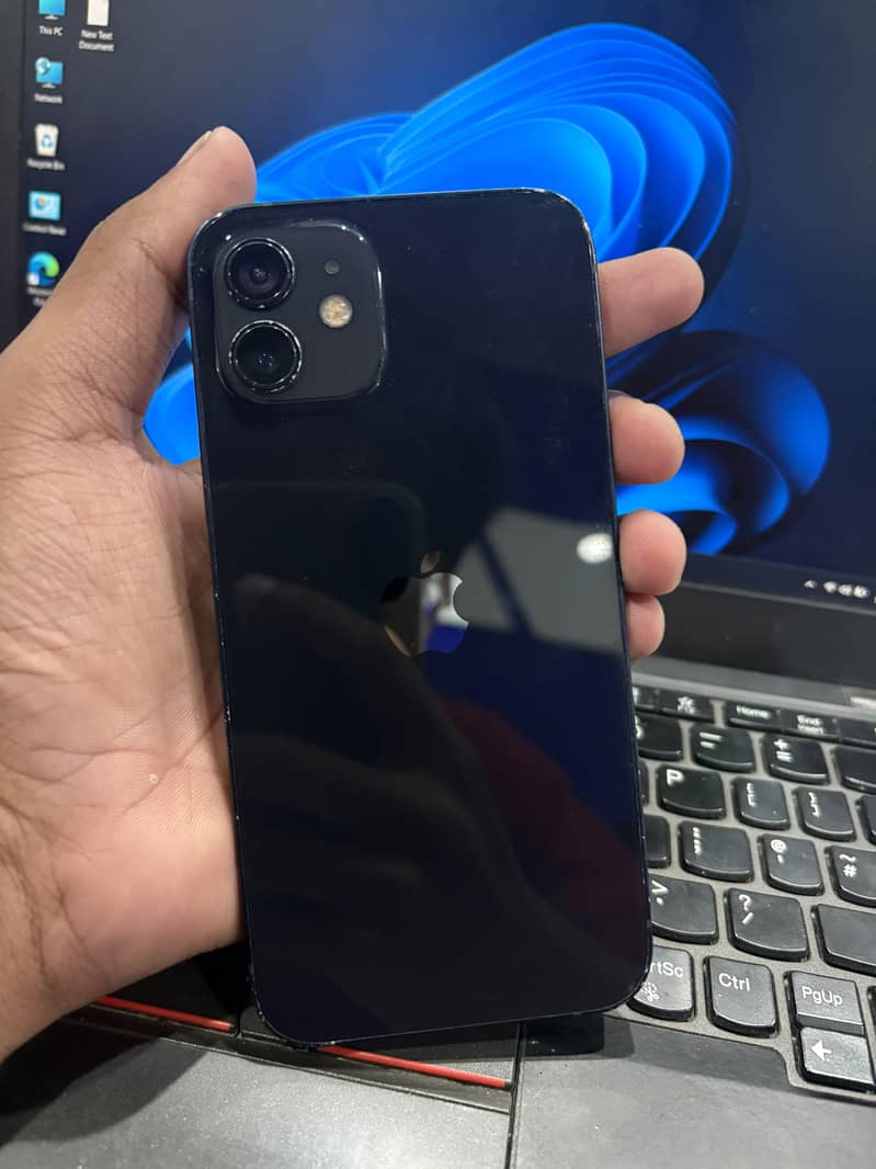 Apple iPhone 12 4