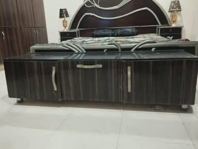 Media Wall TV/LED Unit With Drawers.