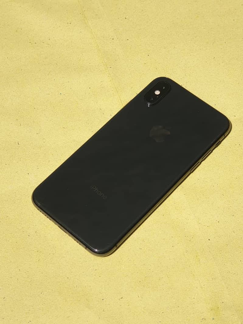 Apple iPhone XS 1