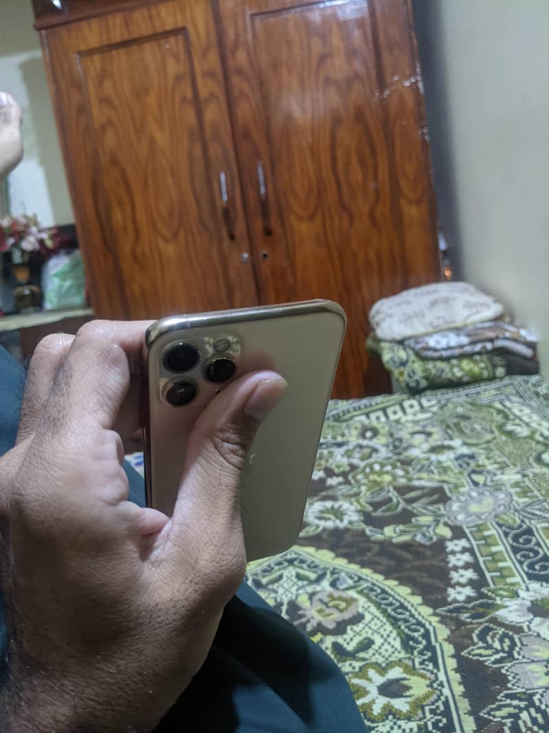 Apple iPhone 11 Pro 7