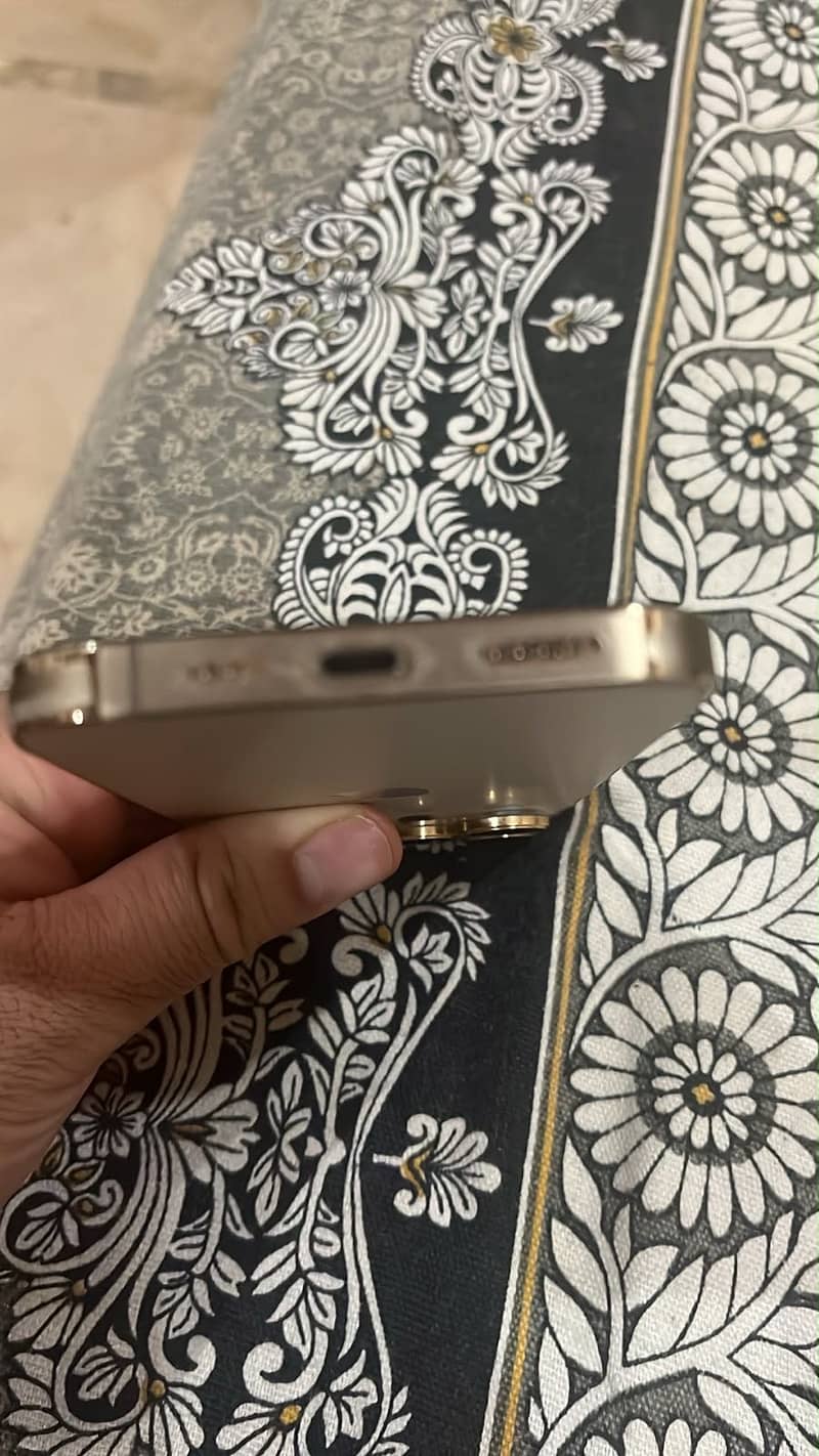 Apple iPhone 13 Pro 2