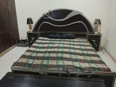 King Size Bed With Bedsides