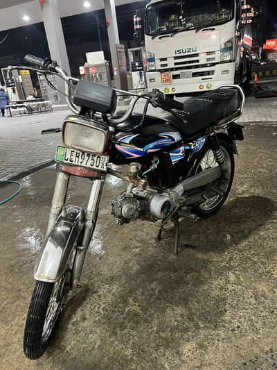 Road prince 70cc for sale only call : 03147097678
