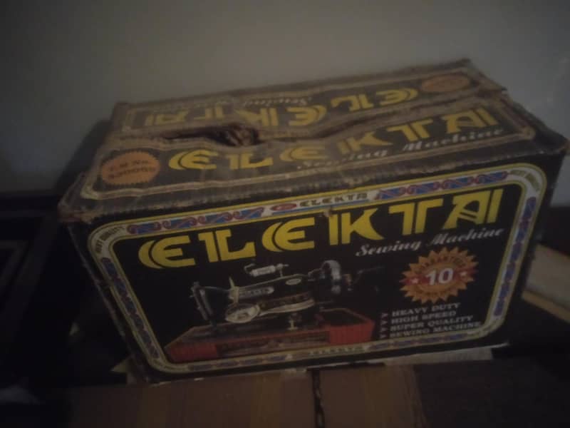 Electra Sewing Machine 0