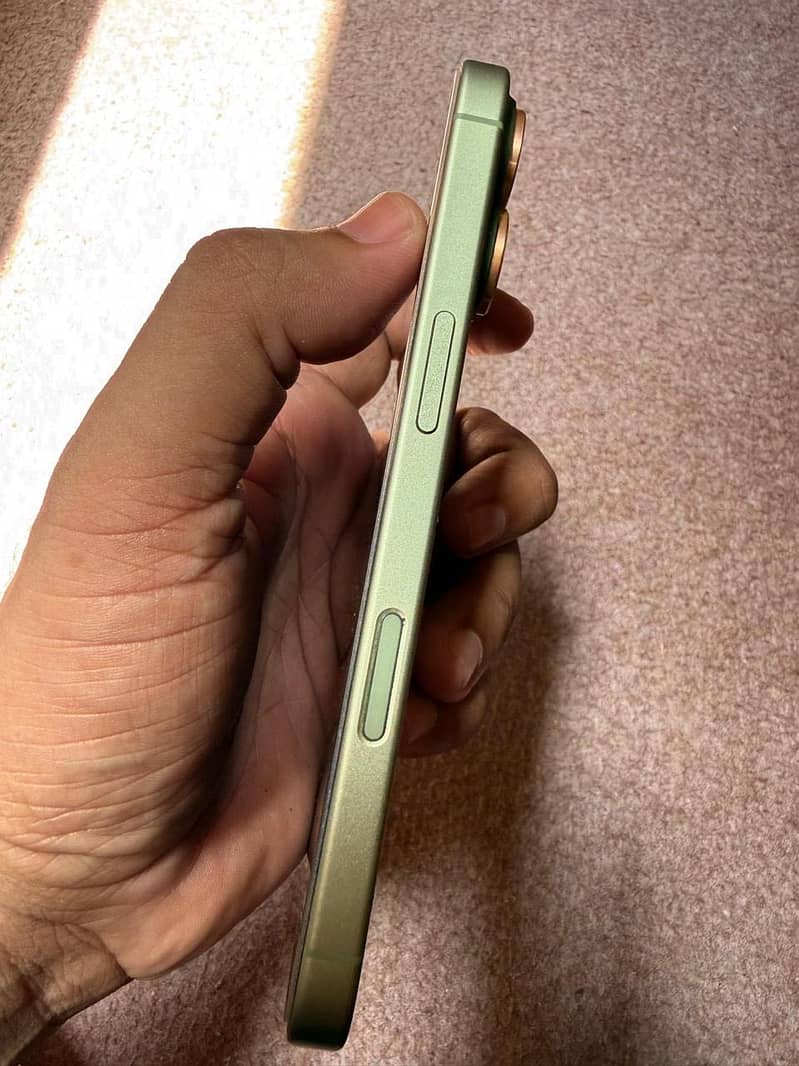 Apple iPhone 17 4